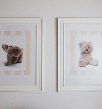 Adding some picture frames to babies‘ room