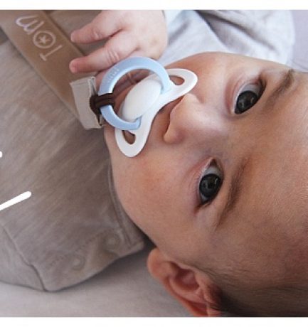 Besticktes Schnullerband von ♥ Emma & Pünktchen