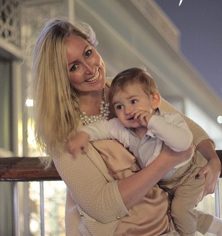 Fontänen im See am Fuß des Burj Khalifa