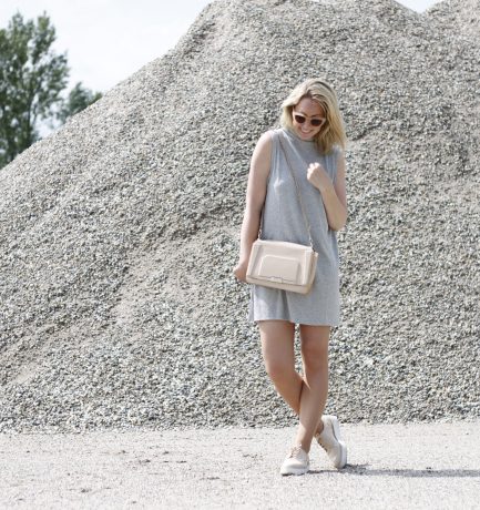 Ribbed Dress with details in Rosé