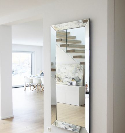 Contemporary Classic | Spieglein an der Wand