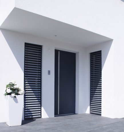 Elegant, dekorativer Hauseingang