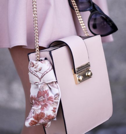 Auf dem Trend-Radar: Rosé Nuancen, Micro Bags & Co.