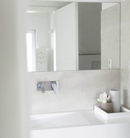 Lässiger Minimalismus im Badezimmer