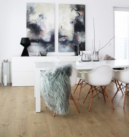 Harmonischer November-Blues im Esszimmer