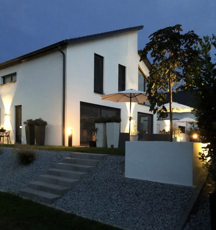 Vorfreude auf wärmere Tage | Gartenbeleuchtung in Perfektion dank der BEGA AR App