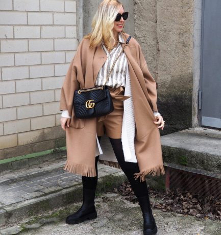 Cape-Mäntel im Trend | feminin & leger